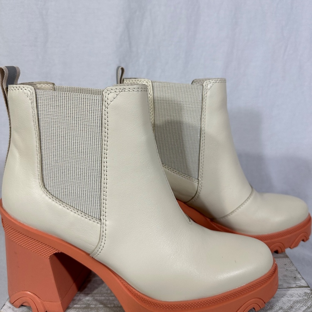SOREL Cream Leather  Platform Boots - Picture 3 of 7